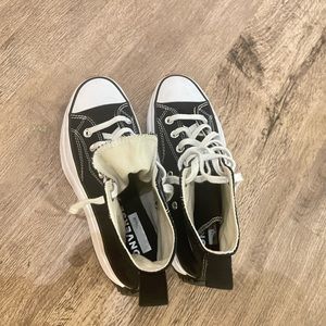 Converse Run Star Hike Hi Sneakers size 7